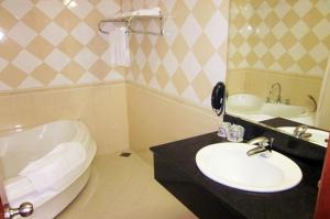 May Hotel